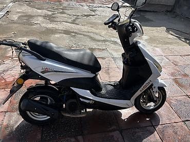 prado guzgu: Moon brand — 4