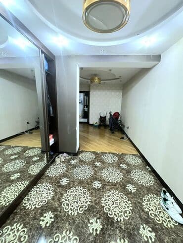 28de kiraye evler: Montində Kosmos y/ kompleksində 18/10 u 3 otaq 136 kv əla təmirli — 2