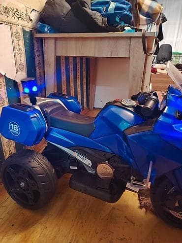 oyuncaqlar alemi: Uşaq üçün elektrikli polis motosikleti – 3 təkərli, mavi rəng — 4