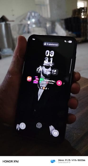 iphone adaptoru: Salam, telefonun ciddi problemi yoxdur. Bir dənə dərin cızıqlar var — 4