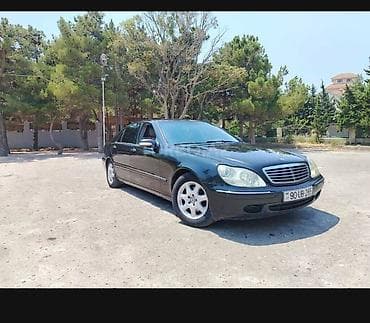 w220 stop: Mercedes‑Benz S‑Class (W220), qara rəng, sedan gövdə. Əsas — 5