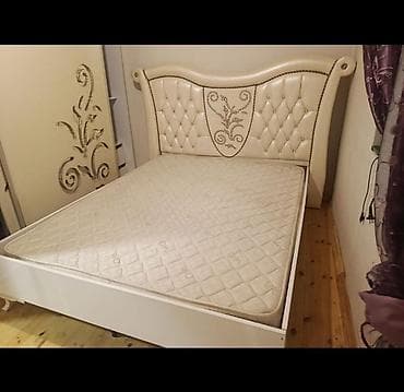 Двуспальная кровать, С матрасом, Без выдвижных ящиков