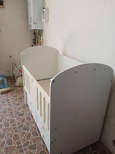 bez parça: Oğlan və qız üçün, Dördbucaq, Beşik, Matras ilə, Yellənmə mexanizmsiz — 4