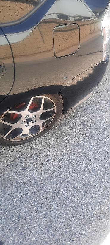 prius pompa: Toyota Prius üçün yüngül lehimli disk və təkər komplekti. Şəkillərdə — 1