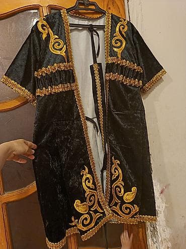 Qısaqol milli üslubda üst geyimi – kadife parça, qızılı bəzəklərlə - — 1
