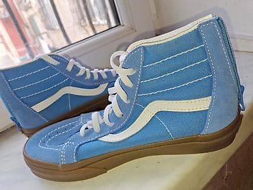 krosovkalar: Vans orginal
50 manat 35 razmer
hec geyinilmeyib amerikadan getirilib — 1