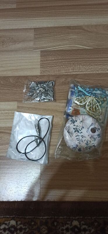 qizil uezuek type 1: Aksesuarlar — 1