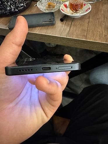 kohnə telefon: Poco X7 Pro, 512 GB, rəng - Qara, Sensor — 6