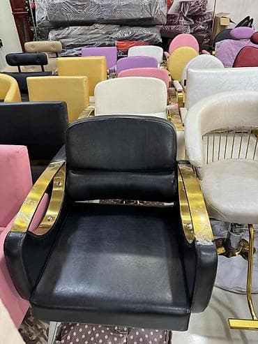 SabsulSalon kreslosu — qara süni dəri oturacaq və bel hissəsi, qızılı