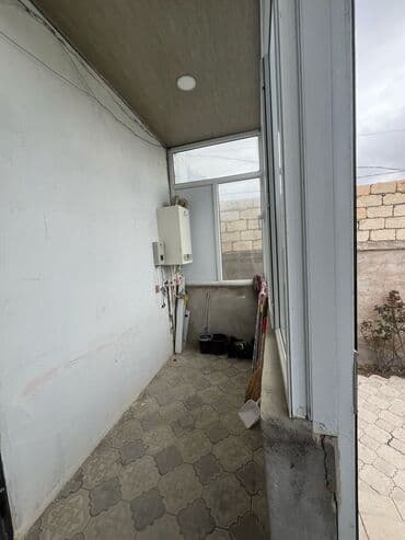 yeni güneşlide: 3 kv. m, 3 otaqlı, Kombi, Qaz, İşıq — 2