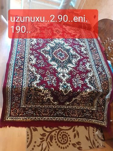 kover: Xalça – klassik naxışlı, bordo əsas fon üzərində mərkəzi medalyon və — 1