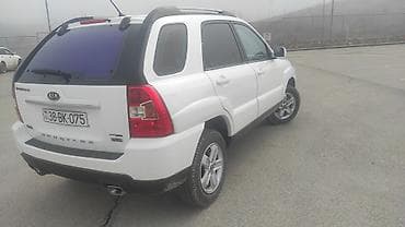 авто азербайджане: Kia Sportage (ağ rəng), kompakt krossover/SUV. Texniki və xarici — 7