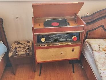 Vinil vallar: Mebel korpuslu vintage “Rigonda” radiola – radio + vinil pikap — 2