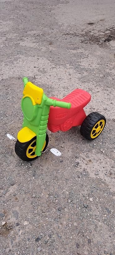 oyun maşını: Uşaq üçün pedallı üçtəkərli motosiklet oyuncağı - Rənglər: yaşıl-sarı — 1