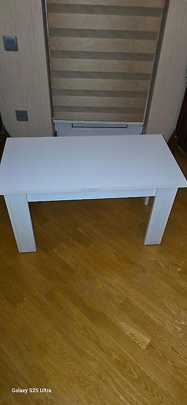 Ağ rəngli minimal dizaynlı masa - Forma: düzbucaqlı üst səth, dörd lalafo.az -da Ağ rəngli minimal dizaynlı masa - Forma: düzbucaqlı üst səth, dörd