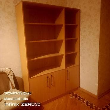 kitab skafi: Iki bölməli kitab rəfi və alt dolablı vitrin - Material: ağac — 2