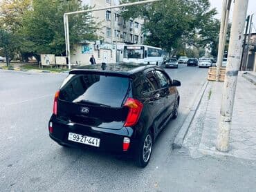 maşın nol altı: Kia Picanto, qara rəng, 5 qapılı hetçbek. Xüsusiyyətlər: - Kompakt — 6