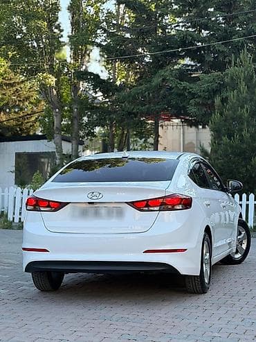 maşın satisi: Hyundai Elantra: 1.6 l | 2017 il Sedan — 3