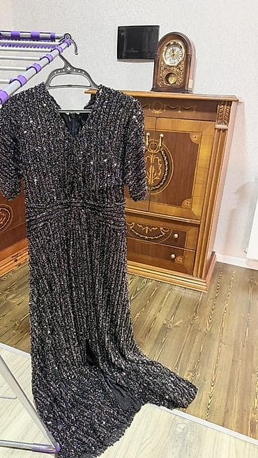 beli: Teze. Geyinilmeyib. Sadece derzide sine ve beli biraz bağlatdırılıb — 4