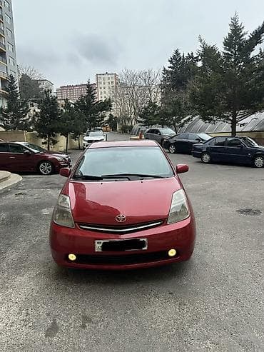 mersedes e 240: Toyota Prius Qalmaq serti ile gundeliye verilir Depozit 1200 manat — 1