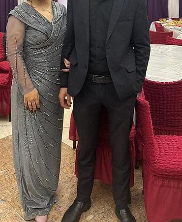 Baş geyimləri: Gümüşü ziyafət/libas – daş naxışlı

1 dəfə toya geyinilib satılır — 1