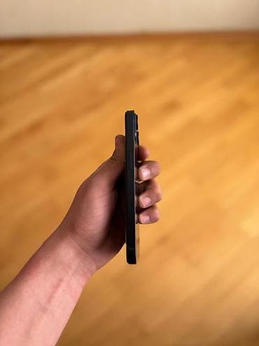 iphone adaptır: IPhone 14, 128 GB, Black Titanium — 4