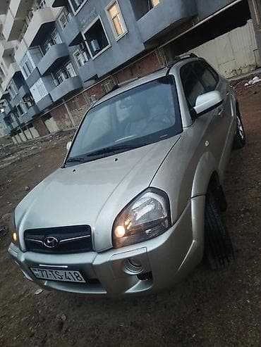Hyundai Tucson: 2 l | 2008 il Krossover