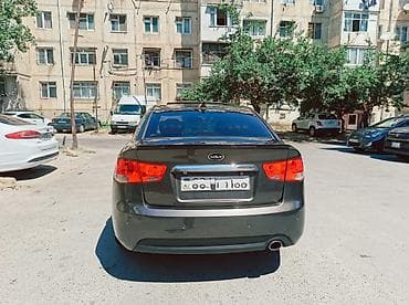 mini cooper kreditle: Kia Cerato: 1.6 l | 2011 il Sedan — 4