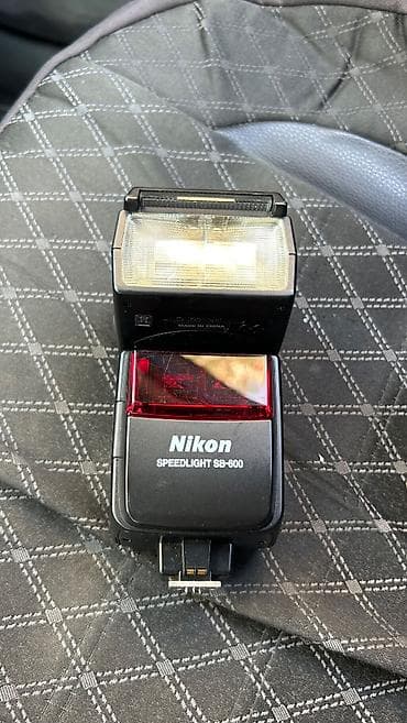 Nikon Speedlight SB-600 flaşı satılır. Nikon fotoaparatlar üçün