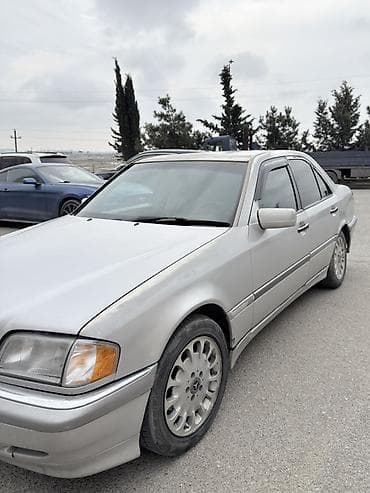 mercedes 190: Mercedes-Benz C 230: 2.3 l | 1997 il Sedan — 2