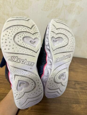 Aş qazanı: Məhsul: Uşaq botları Skechers Heart Lights ölcü 33 Cox az qeyinilib — 3