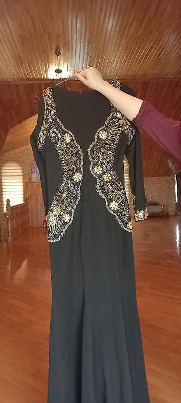 Qara rəngli, uzun ziyafət/libas - Model: Uzun ətəkli, qolları 3/4 lalafo.az -da Qara rəngli, uzun ziyafət/libas - Model: Uzun ətəkli, qolları 3/4