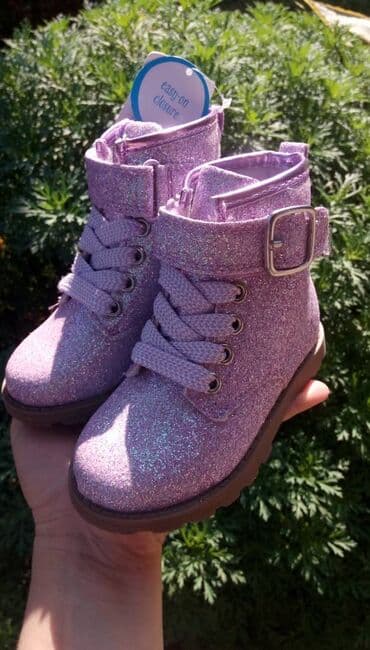 подарок мужчине на 23 февраля: Новые.Заказаны с Америки.
Цена 30 ман.
22 размер
Доставка до метро — 1