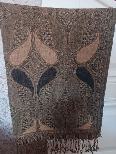 женские вязаные снуды: Şal paisley naxışlı boz rəngdədir. Yumşaq parça 55% polyester və 45% — 1