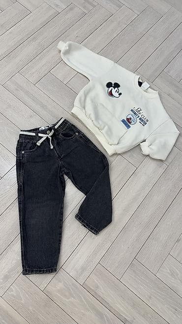 Кофты и свитеры: ZARA 4 yaş üçün . Продам в комплекте кофту и джинсы. Состояние — 1