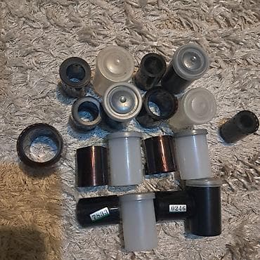 35 mm foto plyonkası kasetləri və konteynerləri seti - Müxtəlif sayda