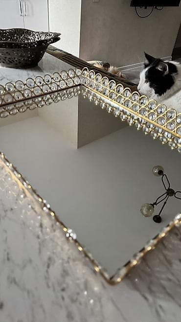 sehirli güzgü: Dekorativ güzgülü fənər/tray - Material: metal karkas (qızılı rəng) — 2