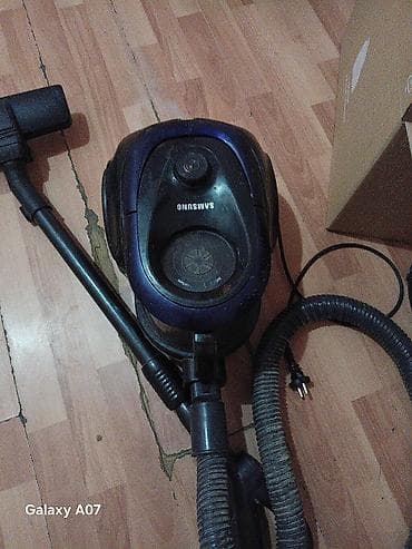 poco x4 gt: Samsung tozsoranı təqdim olunur. Qara rəngli, klassik korpuslu — 1