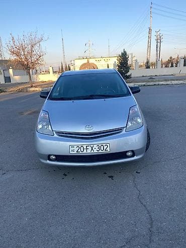 Toyota Prius (2-ci nəsil) hibrid hetçbek Xüsusiyyətlər: - Hibrid