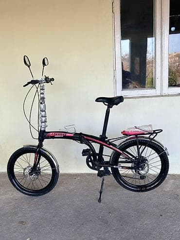 Bu qara qatlanan velosiped şəhər gəzintiləri və ya işə gedib-gəlmək