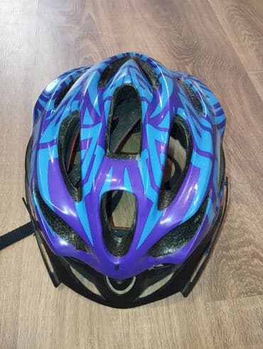 Velosiped dəbilqəsi - Rəng: bənövşəyi üzərində mavi naxışlar, ön