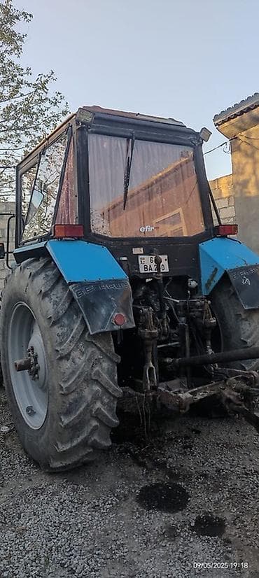 Soyuducu avadanlığı: Belarus 1221 traktoru - Güclü dörd silindrli dizel mühərrik, ağır — 3