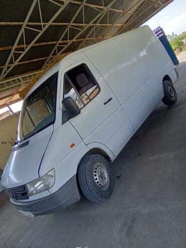 QAZ: Ağ rəngli yük mikroavtobusu - Geniş qapalı yük bölməsi: yüklərin — 1