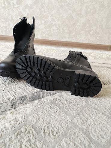 aşbaz forma: Herbi batinka tezedir 
razmeri 43 — 4