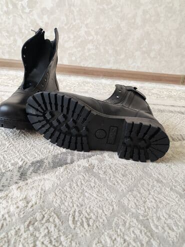 Lüğətlər: Qara hərbi/taktiki üslublu kişi çəkmələri - Material: parlaq qara — 3