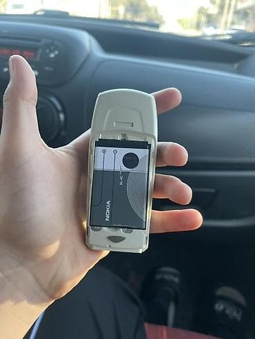 nokia 2323: Nokia rəng - Gümüşü, Düyməli — 2
