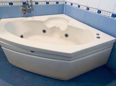 Dekorativ divar panelləri: Hidromasajlı künc vanna - Forması: üçbucaq/künc tipli, geniş daxili lalafo.az -da — 3 Dekorativ divar panelləri: Hidromasajlı künc vanna - Forması: üçbucaq/künc tipli, geniş daxili — 3