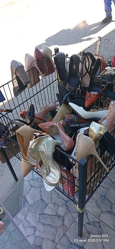 inci baxşəlili: MAQAZANI BAQLADIQIM UCUN HAMSIN 12 AZ QIYMETINE VERIREM MALARIN SATIS — 2