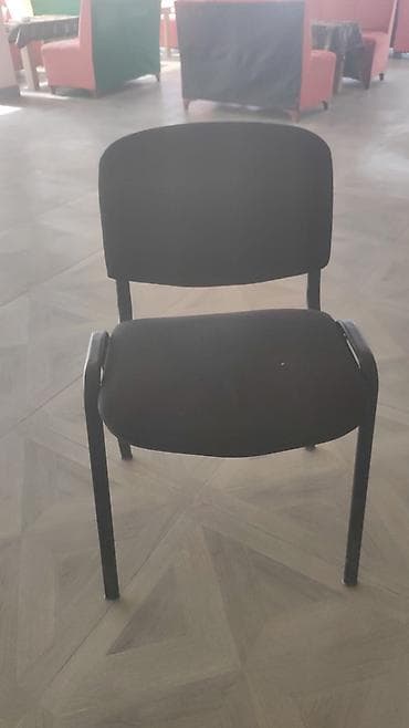 Ofis dəst mebeli: 20 dest kurs ucun parta+stulu. 1 desti 50 azn Unvan Bineqedi merkez — 3