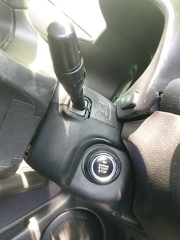e39 radiator: Mitsubishi (Airtrek/Outlander ilk nəsil) krossover, ağ rəng. Xarici — 8